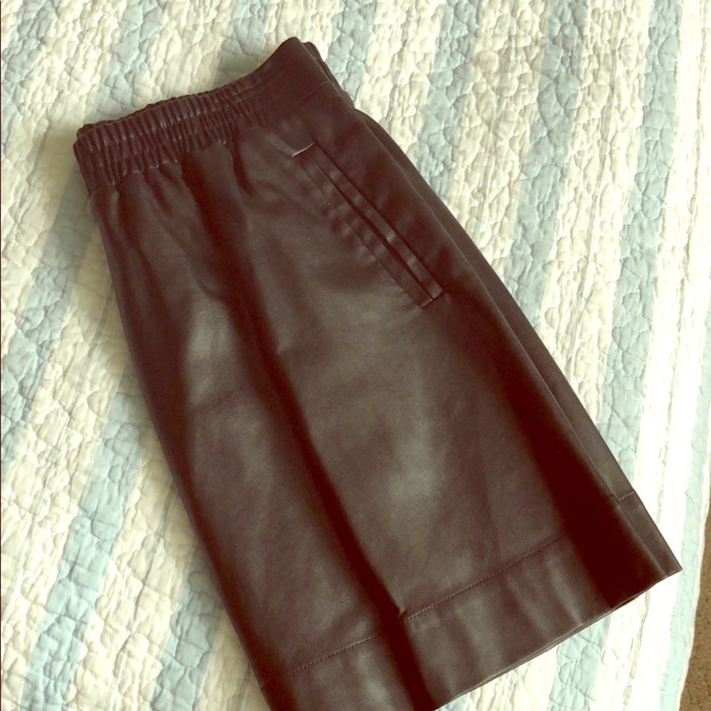Leather Skirt😍 with pockets and zipper up the bak